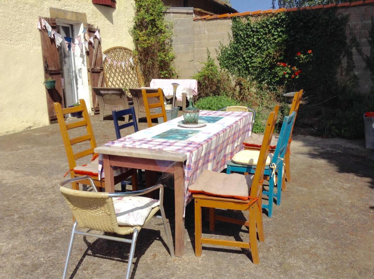 Homestay Arrabella Availles-Limouzine Eksteriør bilde