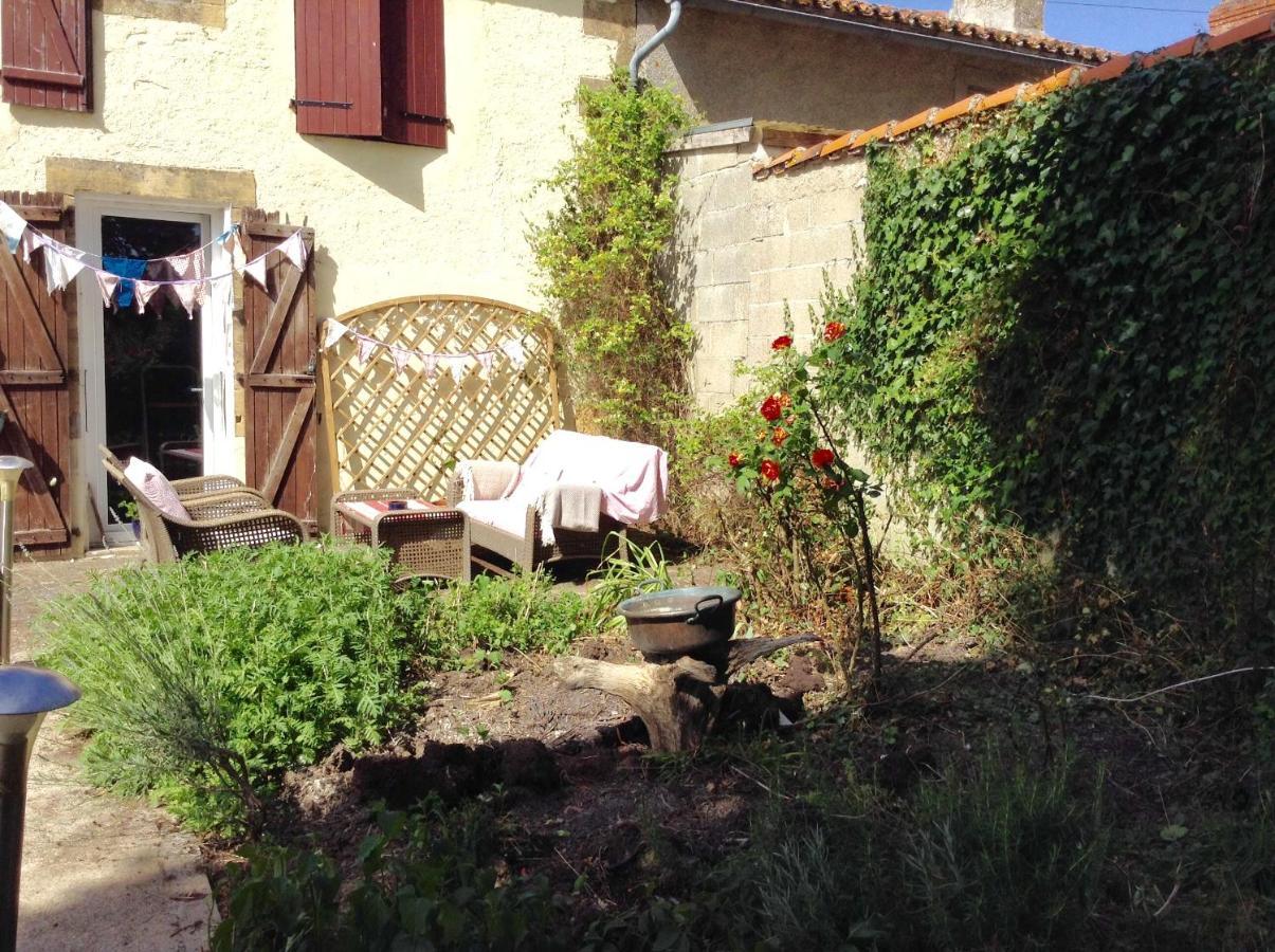 Homestay Arrabella Availles-Limouzine Eksteriør bilde